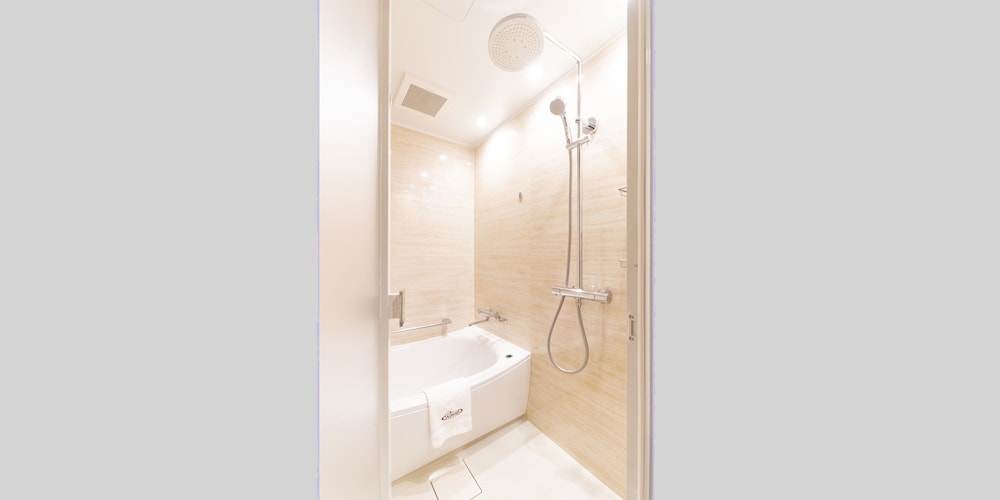 ファミリーツインルーム [和洋室] 禁煙 バスルーム1 | ホテルロッソ軽井沢