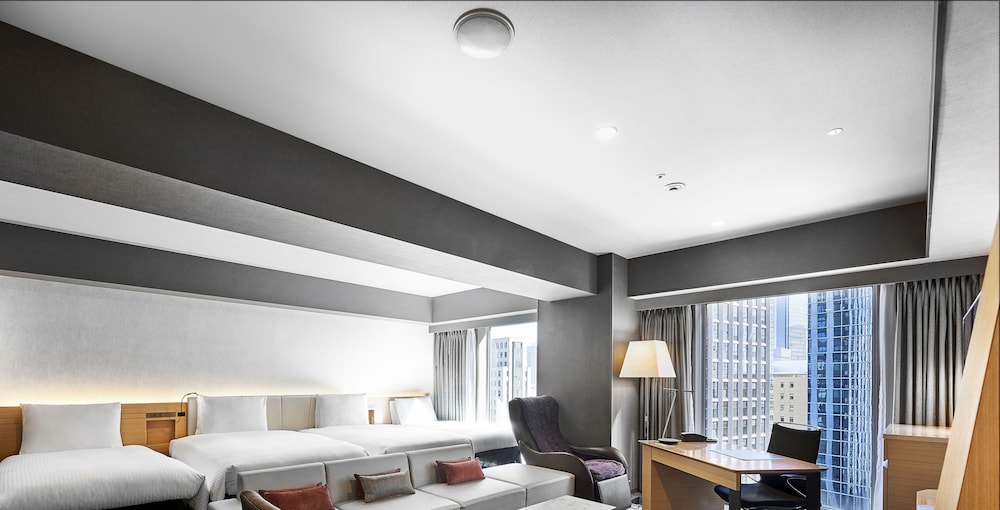 [ジュニアスイート] シモンズ社製ベッド幅110cmx2台、97cmx2台(禁煙) | ダイワロイネットホテル 西新宿PREMIER