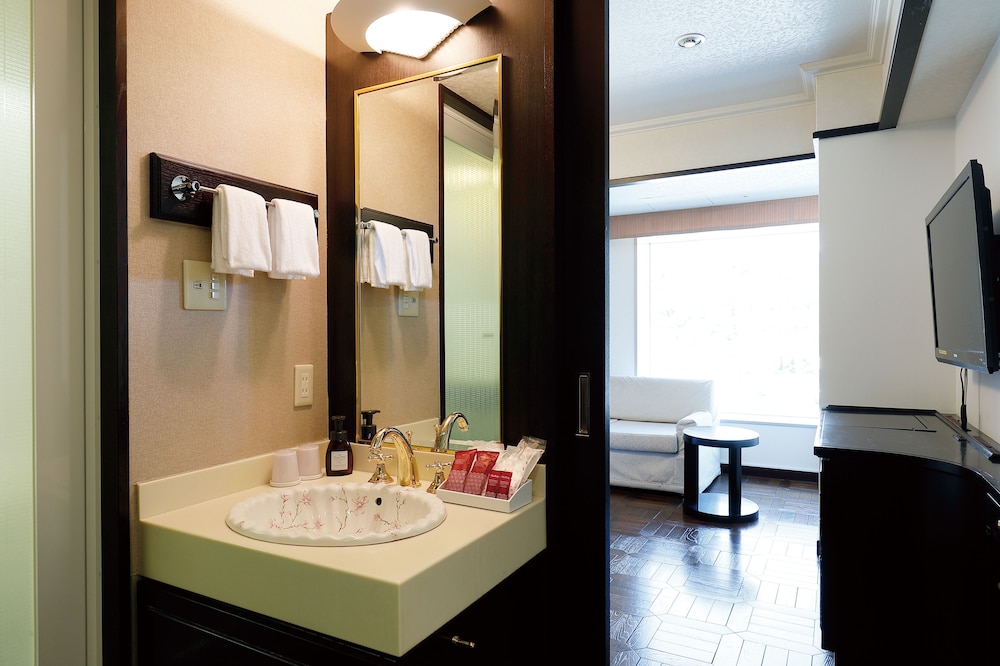 デラックス ツインルーム バスルーム0 | 京都山科 ホテル山楽