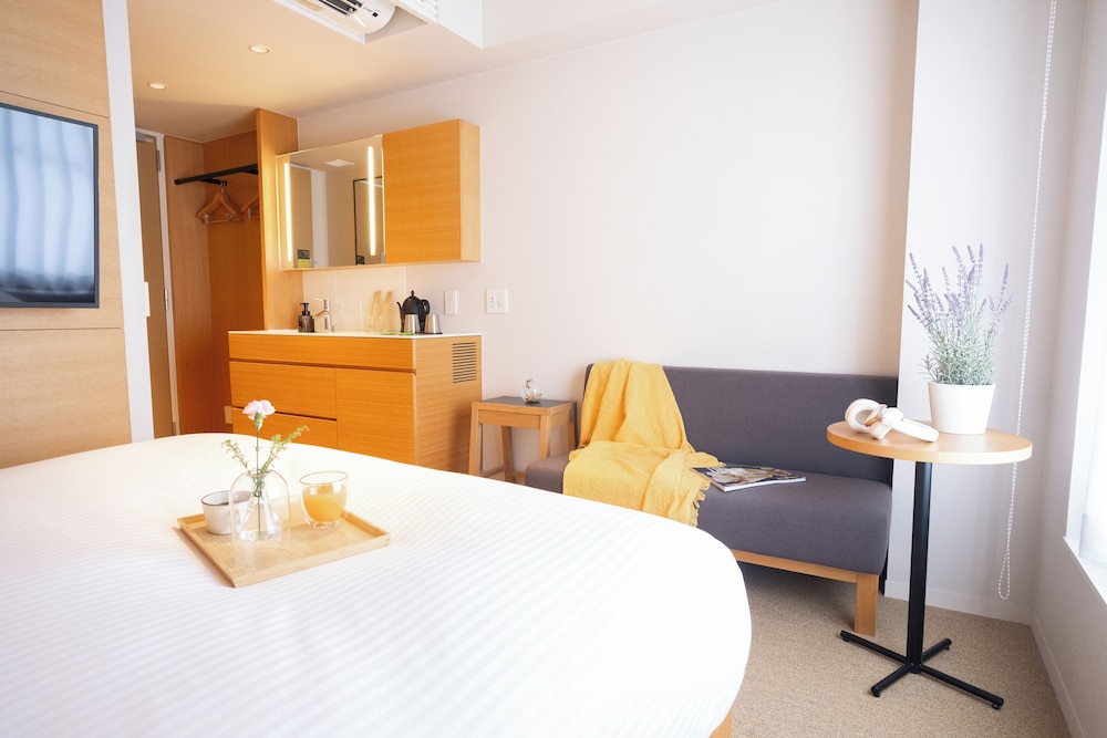 クラブ ダブルルーム クイーンベッド 1 台 禁煙 客室1 | KABIN Koji