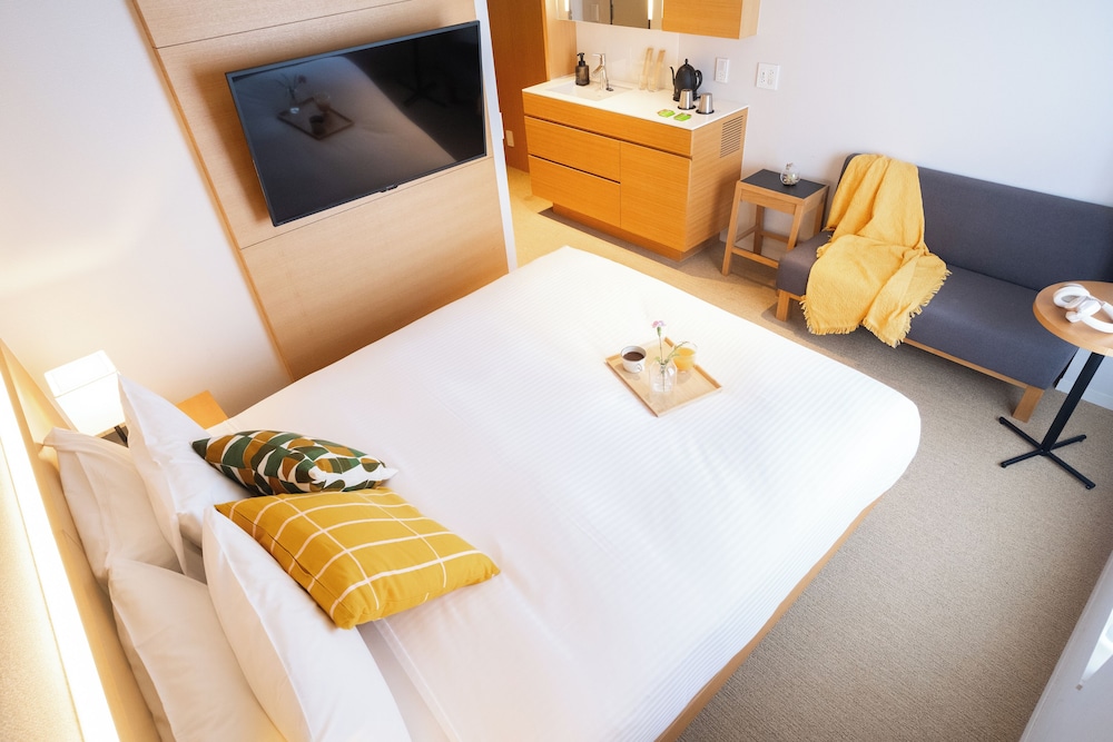 クラブ ダブルルーム クイーンベッド 1 台 禁煙 客室4 | KABIN Koji