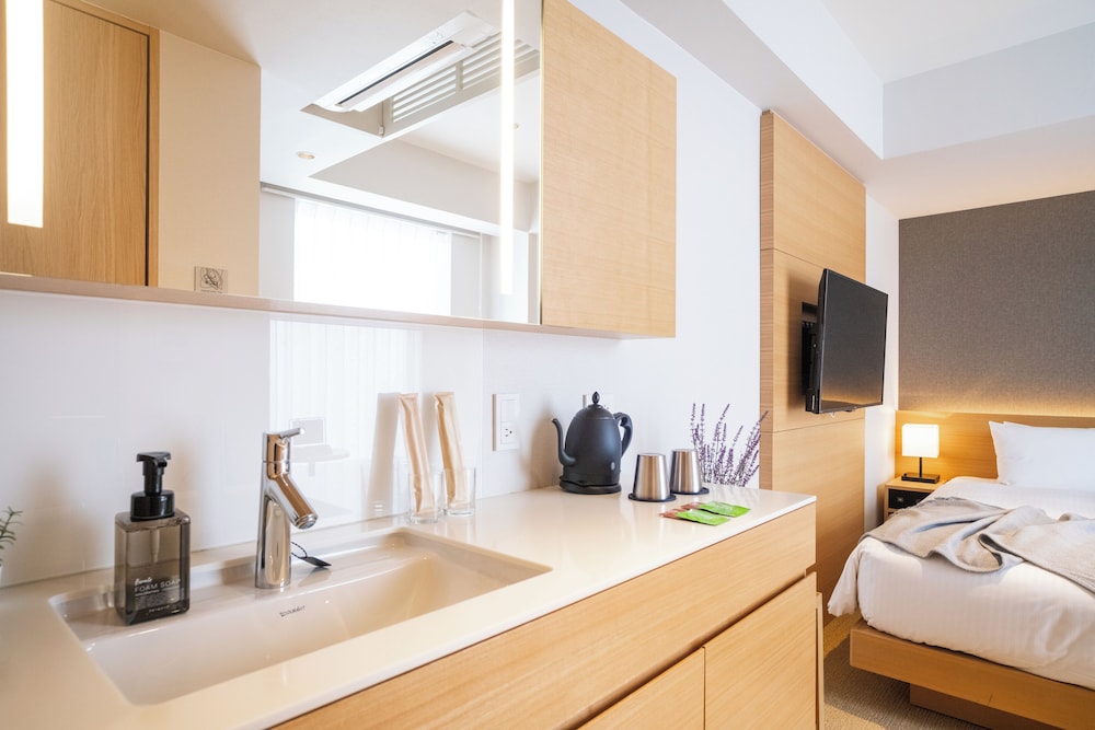 シティ ダブルルーム キングベッド 1 台 禁煙 客室5 | KABIN Koji