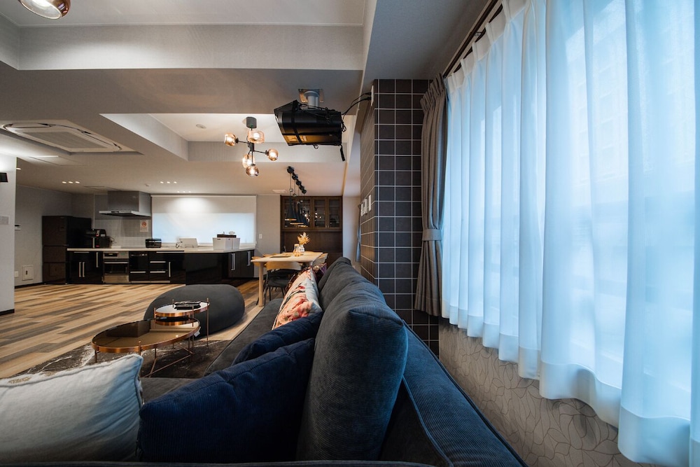 シアターラグジュアリールーム 禁煙 リビング エリア5 | Sapporo Stay Nakajima Park