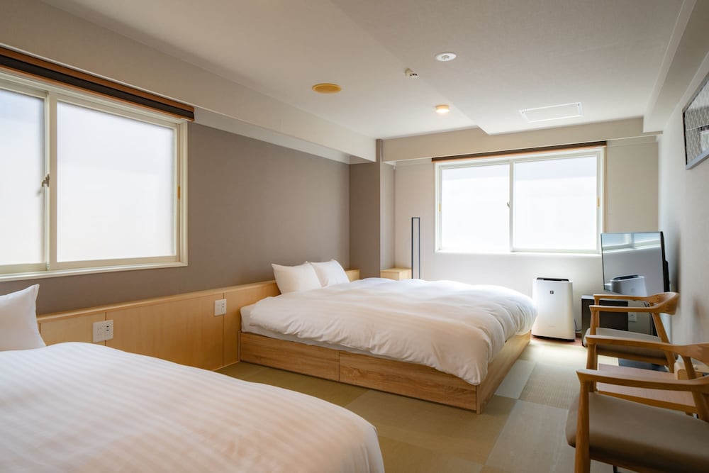 スーペリア 4 人部屋 専用バスルーム | GRAND HOSTEL LDK 大通公園 (旧 THE STAY SAPPORO ANNEX)