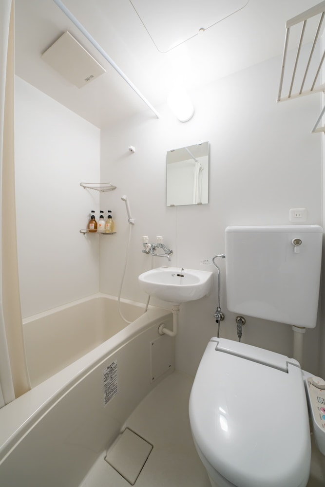 トラディショナル 4 人部屋 専用バスルーム バスルーム0 | GRAND HOSTEL LDK 大通公園 (旧 THE STAY SAPPORO ANNEX)