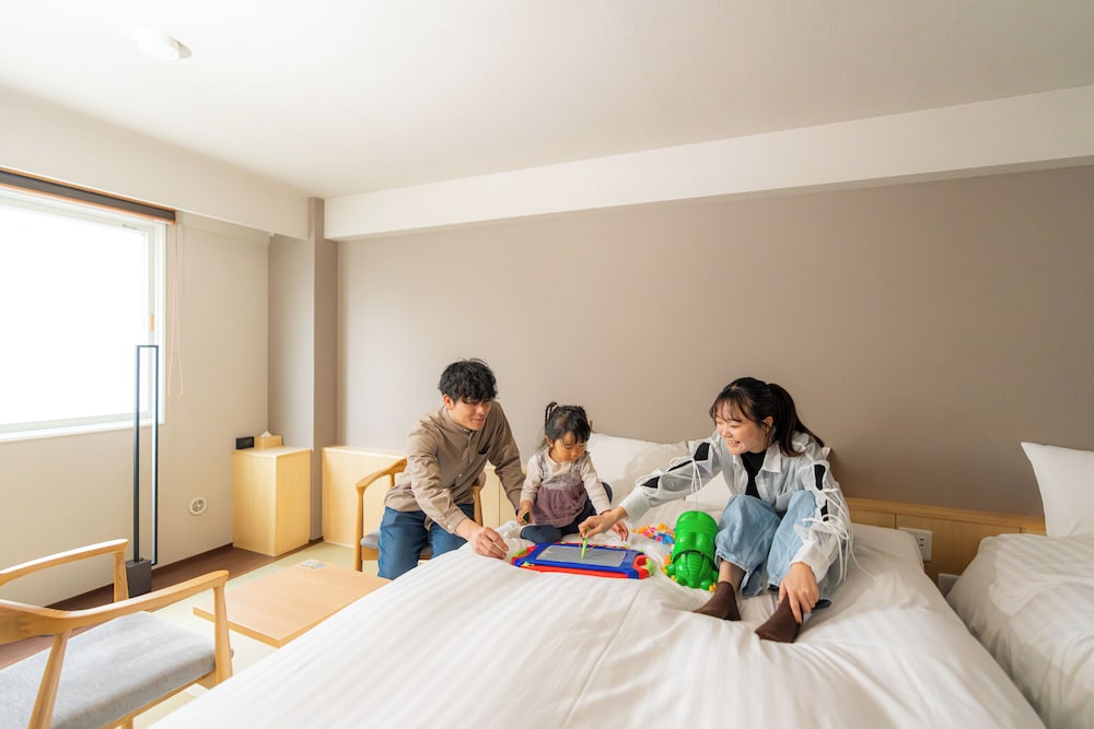 ファミリー 4 人部屋 ベッド (複数台) 客室2 | GRAND HOSTEL LDK 大通公園 (旧 THE STAY SAPPORO ANNEX)