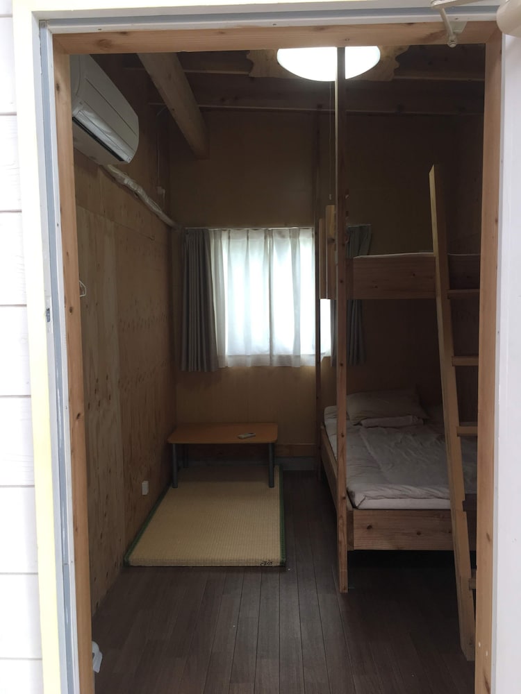 『亀』の部屋 客室1 | 島んちゅゲストハウス 結縁