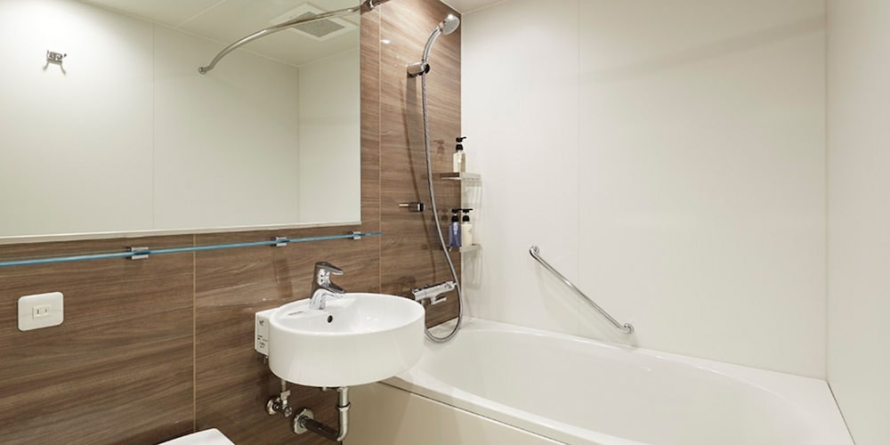 デラックス ツインルーム 禁煙 バスルーム0 | ザ・スクエアホテル金沢