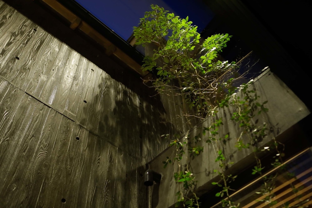 新館204:ガーデンビュー 畳間付 ジュニアスイート 部屋からの景観0 | そわか SOWAKA