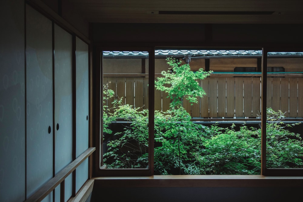 本館105:スキップフロア スーペリア クイーンベッド 部屋からの景観0 | そわか SOWAKA