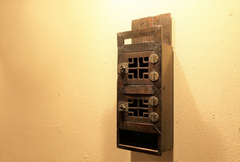 新館201:坪庭ビュー 半露天風呂 デラックス キングベッド 客室の設備とサービス0 | そわか SOWAKA