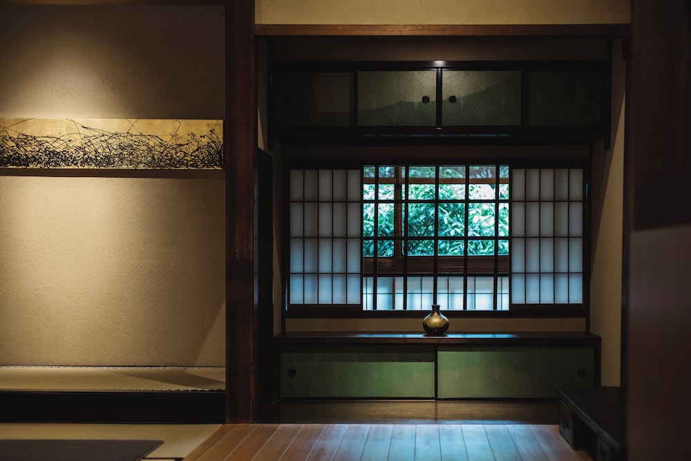 本館107:名栗壁 (なぐりかべ) デラックス ツイン 客室6 | そわか SOWAKA