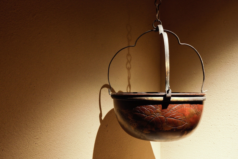 新館208:坪庭ビュー 縁側付デラックス キングベッド 客室3 | そわか SOWAKA