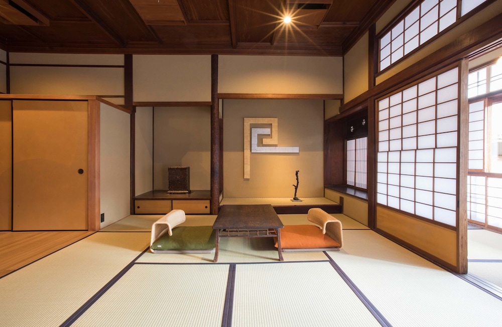 本館106:東山ビュー デラックス ツイン 客室4 | そわか SOWAKA