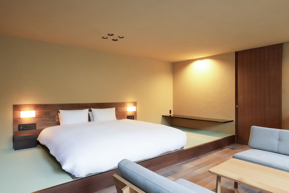 新館203:ガーデンビュー半露天風呂デラックス キングベッド 客室0 | そわか SOWAKA