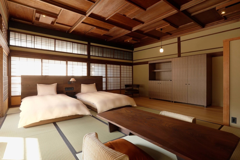 本館106:東山ビュー デラックス ツイン 客室3 | そわか SOWAKA