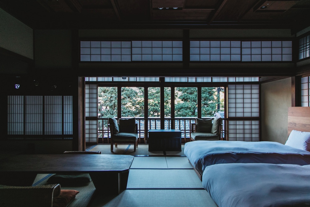 本館106:東山ビュー デラックス ツイン 客室11 | そわか SOWAKA