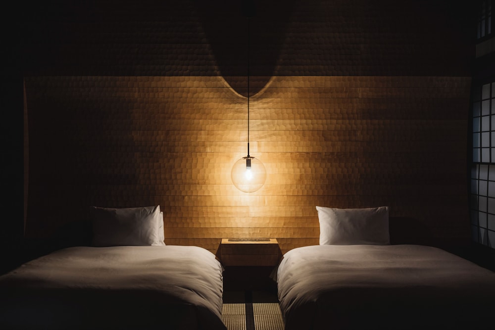 本館107:名栗壁 (なぐりかべ) デラックス ツイン 客室8 | そわか SOWAKA