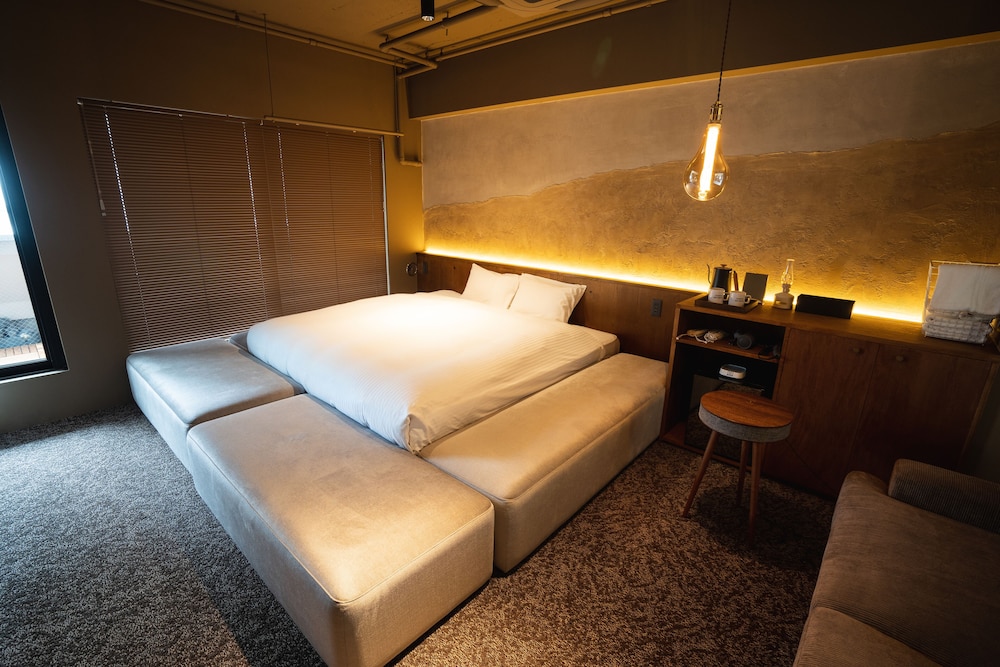 キングスイート バルコニー付き 禁煙 客室3 | サウナランド浅草