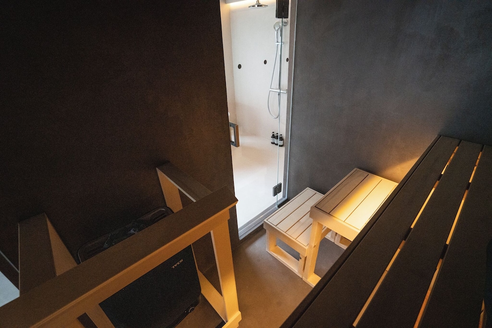 キングスイート バルコニー付き 禁煙 バスルーム8 | サウナランド浅草