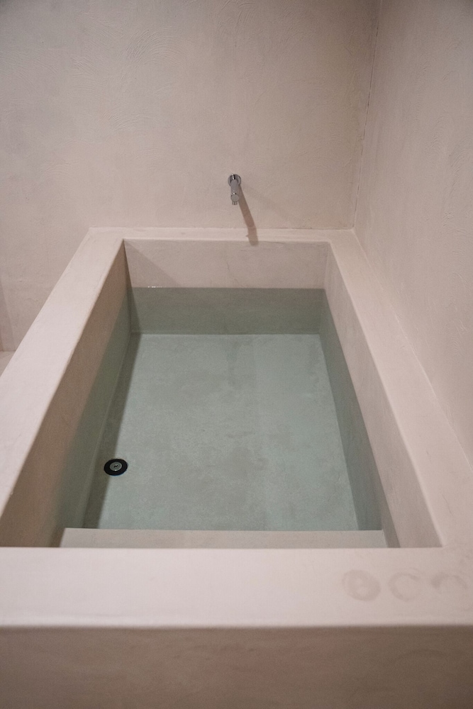 スタジオ バルコニー付き 禁煙 バスルーム8 | サウナランド浅草