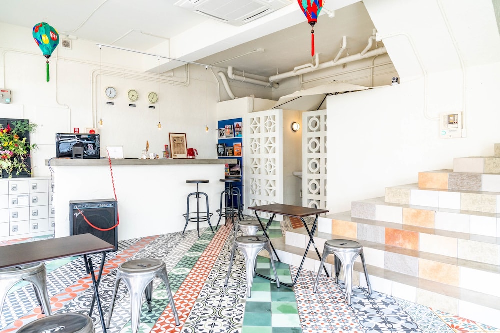 ロビー応接スペース1 | Okinawa Guest House Chanpuru ロビー応接スペース1 | Okinawa Guest House Chanpuru