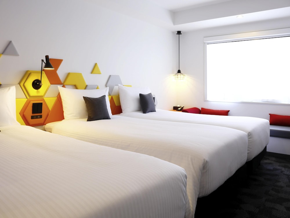 スーペリア ルーム シングルベッド 3 台 客室3 | イビススタイルズ東京ベイ