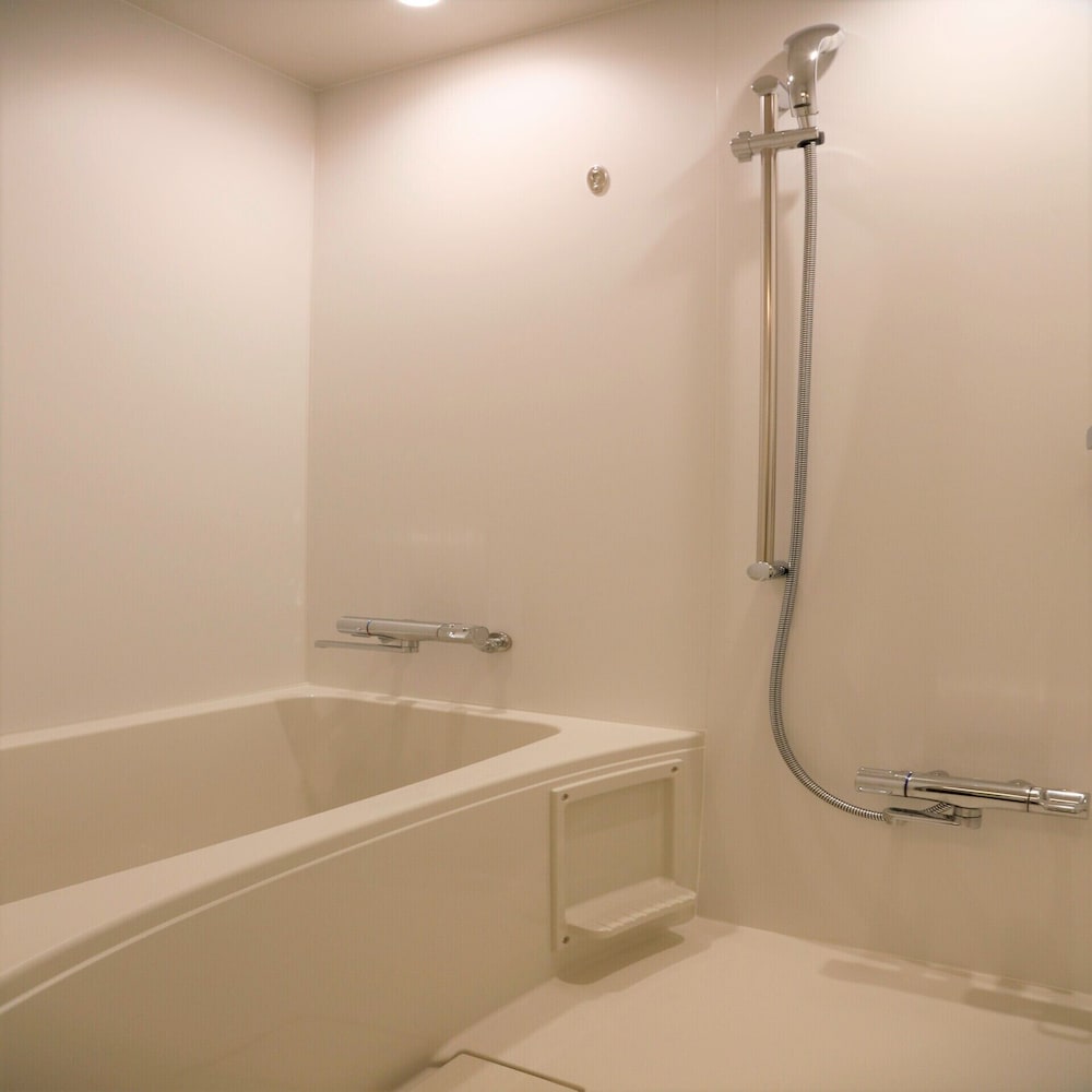 スタンダード ルーム シングルベッド 2 台 バスルーム0 | イビススタイルズ東京ベイ