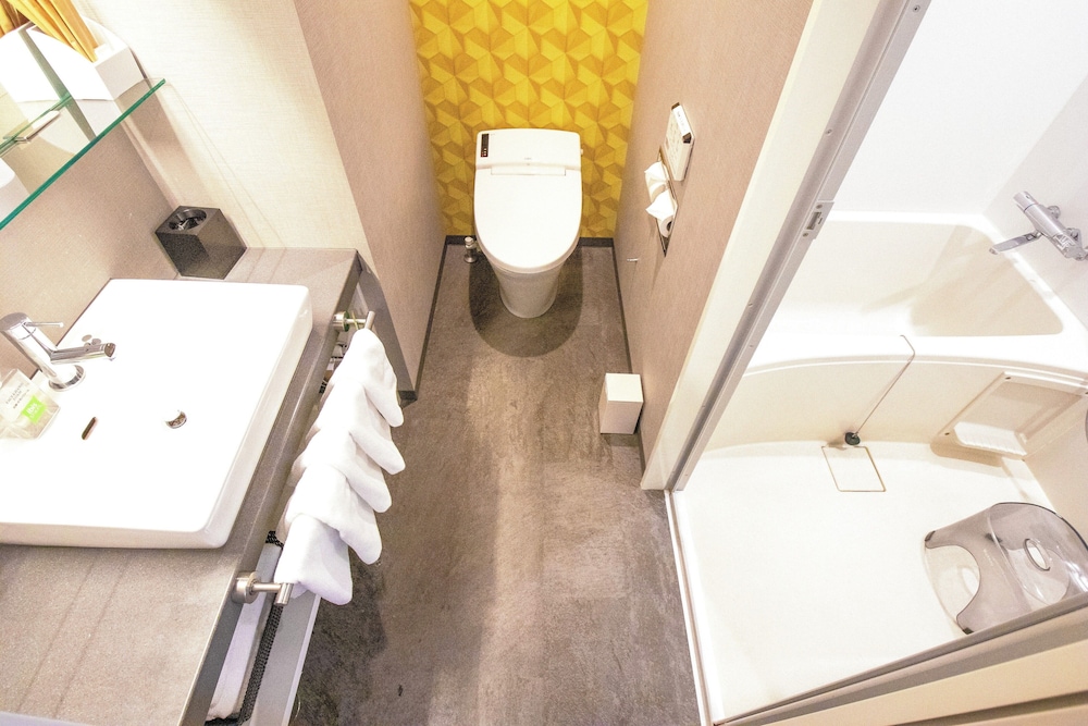 スーペリア ルーム シングルベッド 3 台 バスルーム0 | イビススタイルズ東京ベイ