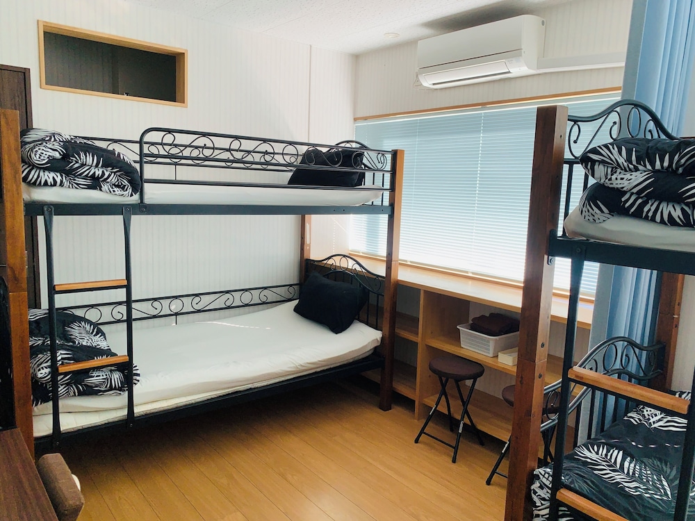 エコノミー 4 人部屋 禁煙 共用バスルーム | villageBFH - ホステル