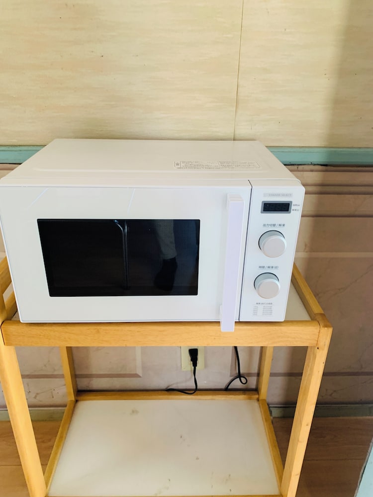 エコノミー ダブルルーム リビング エリア1 | villageBFH - ホステル