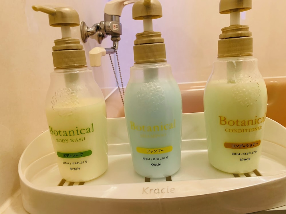 エコノミー ダブルルーム バスルーム2 | villageBFH - ホステル