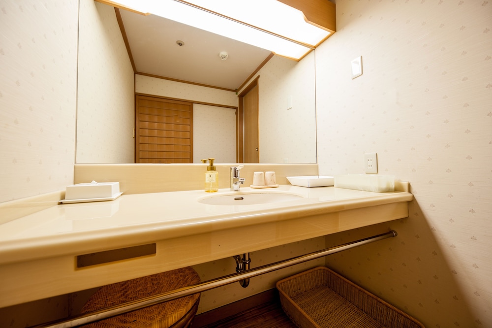 露天風呂付き純和風客室 喫煙可 バスルームのシンク0 | 季がさね