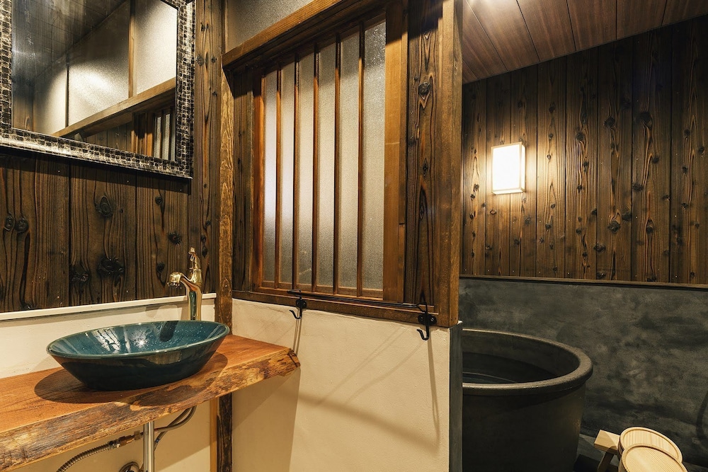 屋内スパ浴槽1 | 波月 KYOTO STAY