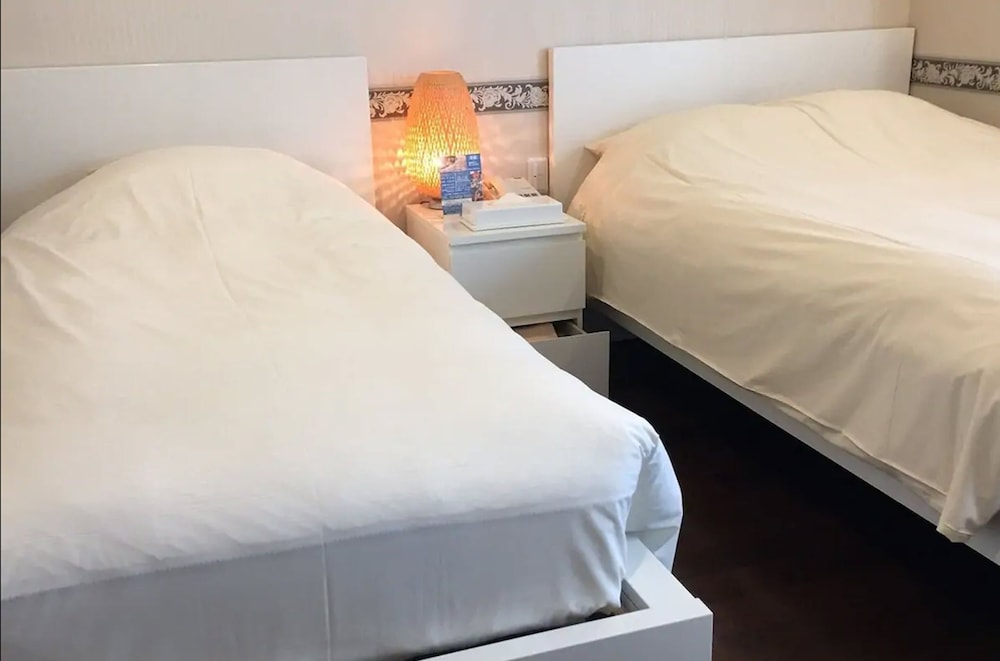 デラックス ツインルーム 禁煙 客室2 | ビジネスホテル ラ フィレンツェ