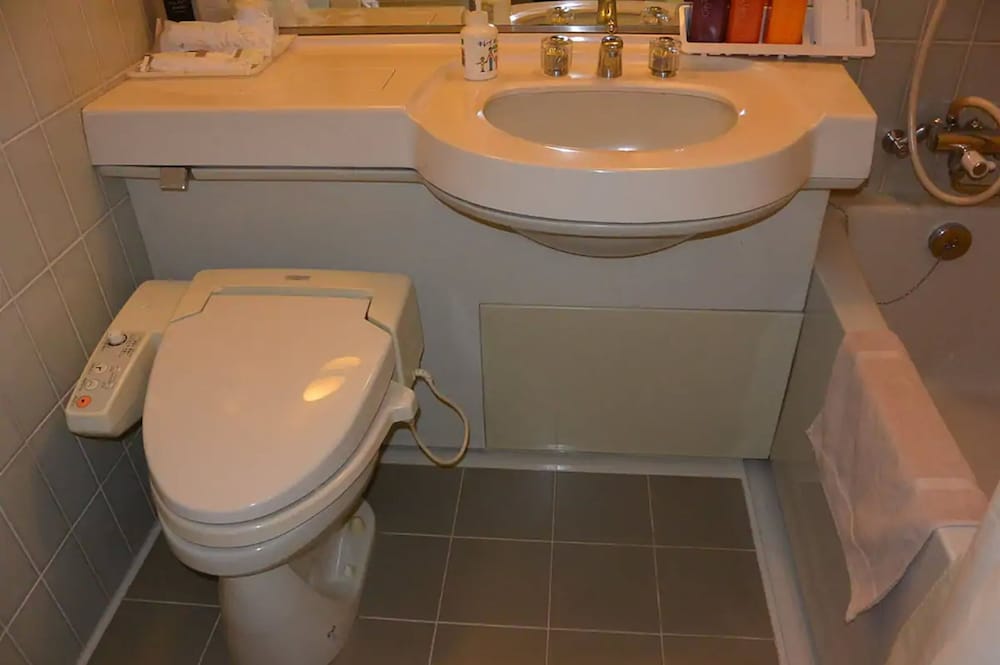 セミダブルルーム 喫煙可 バスルーム0 | ビジネスホテル ラ フィレンツェ