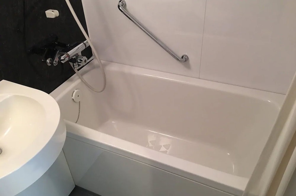 デラックスセミダブルルーム2 禁煙 バスルーム1 | ビジネスホテル ラ フィレンツェ