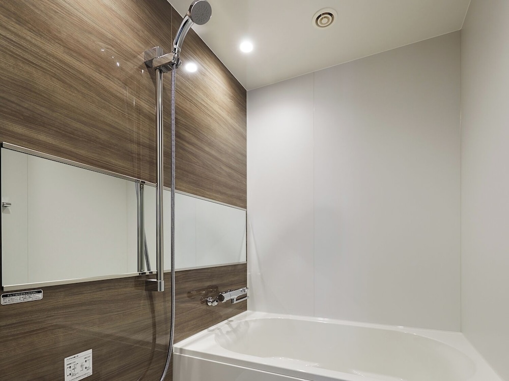 デラックス ツインルーム バスルーム1 | ザ・スクエアホテル銀座