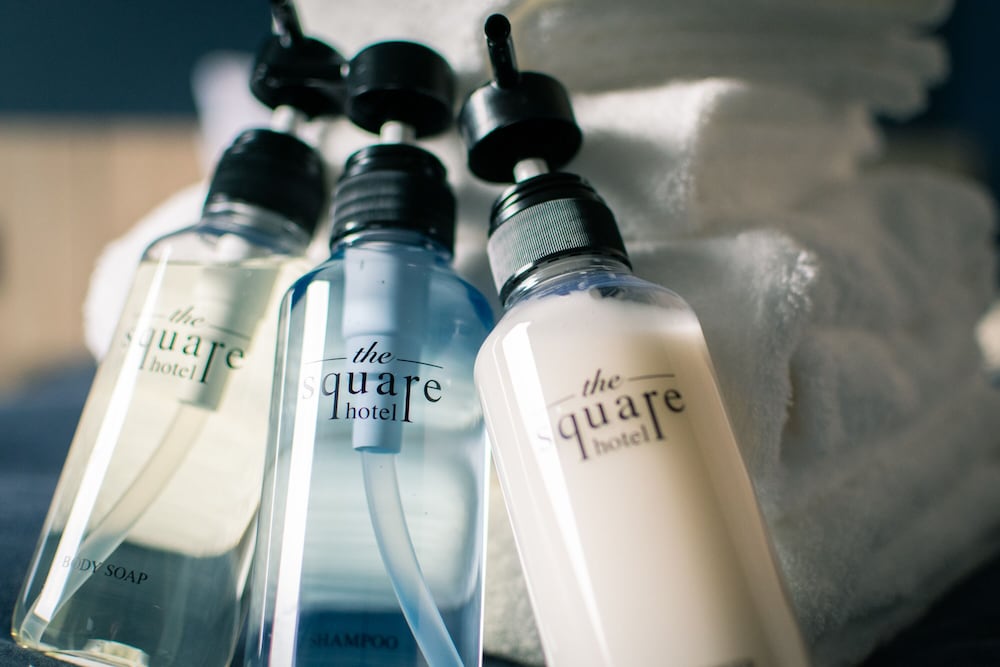 モデレート ダブルルーム バスルーム1 | ザ・スクエアホテル銀座