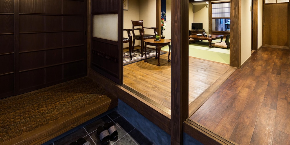 Hokomachi 京町家貸切 露天風呂&庭付 禁煙(1-6名) 客室5 | 京いすけ