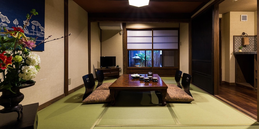 Hokomachi 京町家貸切 露天風呂&庭付 禁煙(1-6名) 客室7 | 京いすけ