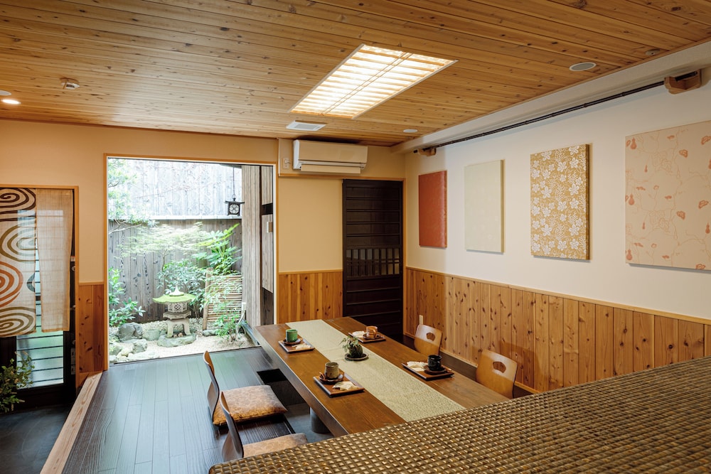 百足屋町 京町家貸切 庭付 禁煙 | 京いすけ