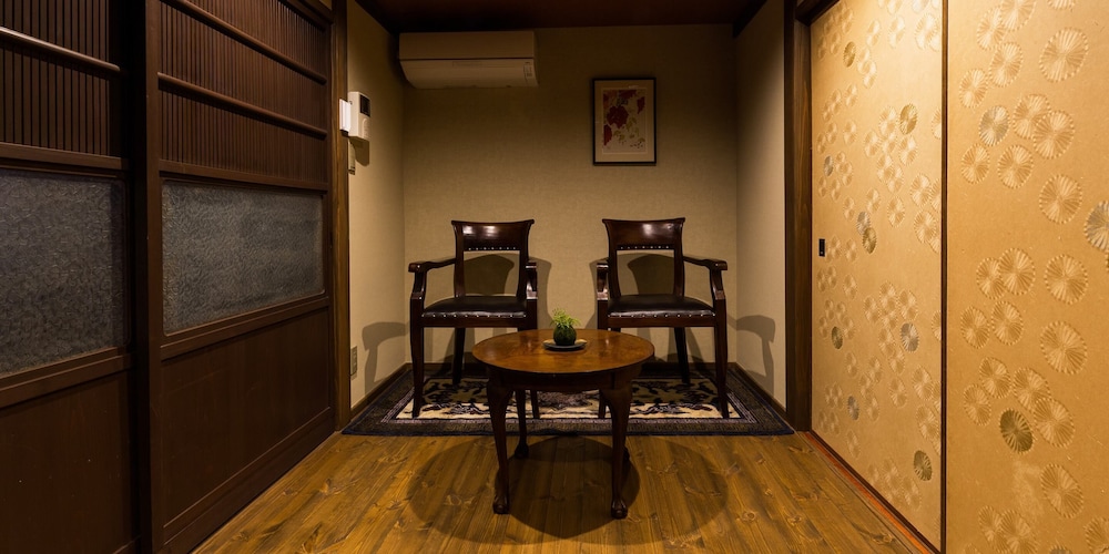 Hokomachi 京町家貸切 露天風呂&庭付 禁煙(1-6名) リビング エリア0 | 京いすけ