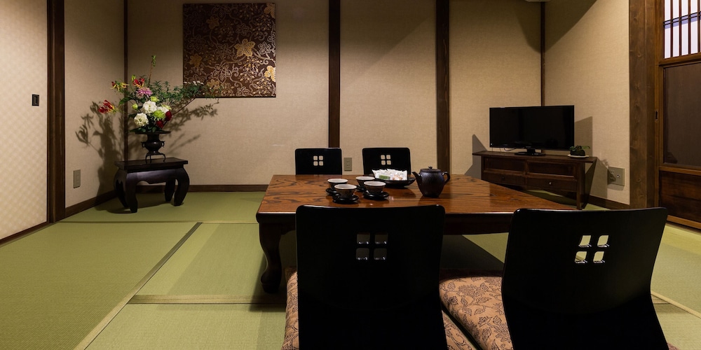 Hokomachi 京町家貸切 露天風呂&庭付 禁煙(1-6名) 客室8 | 京いすけ