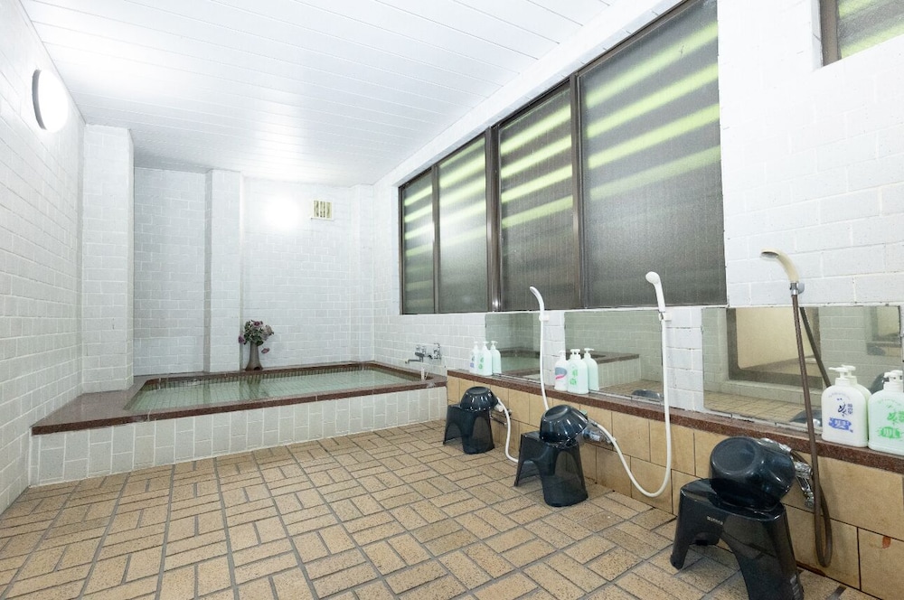 和室 お任せ 客室内のダイニングエリア0 | ロッヂ丘