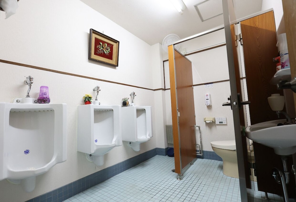 和室 お任せ 客室内のダイニングエリア1 | ロッヂ丘