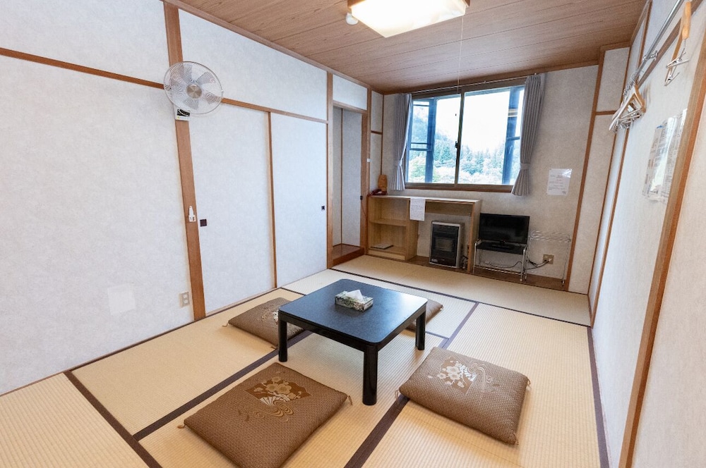 和室 お任せ 客室15 | ロッヂ丘