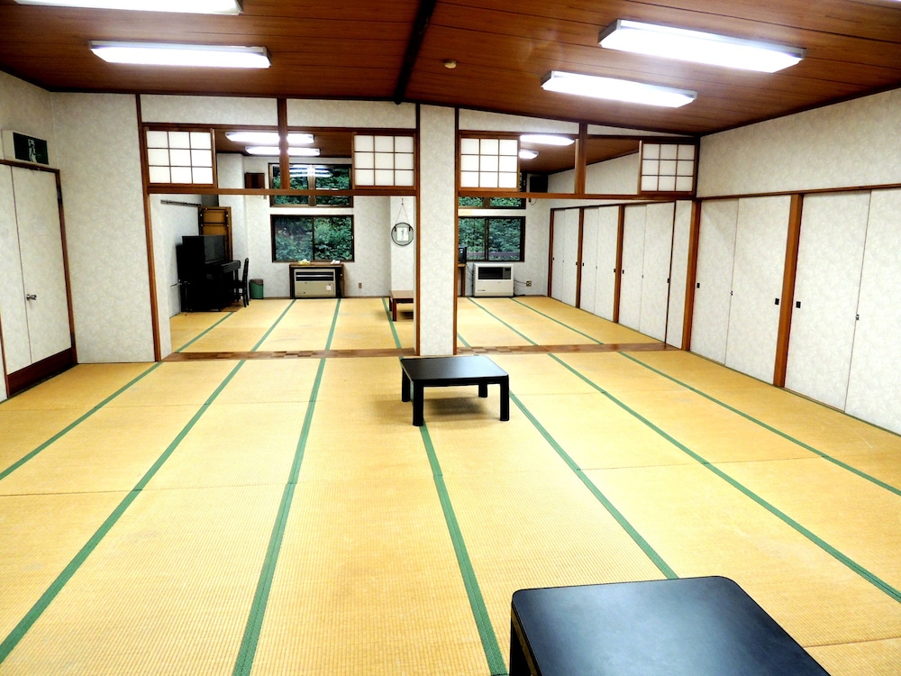 和室 お任せ 客室2 | ロッヂ丘
