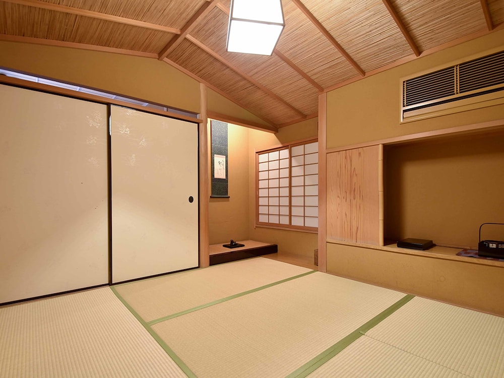 ジュニアスイート 客室3 | 大和屋別荘