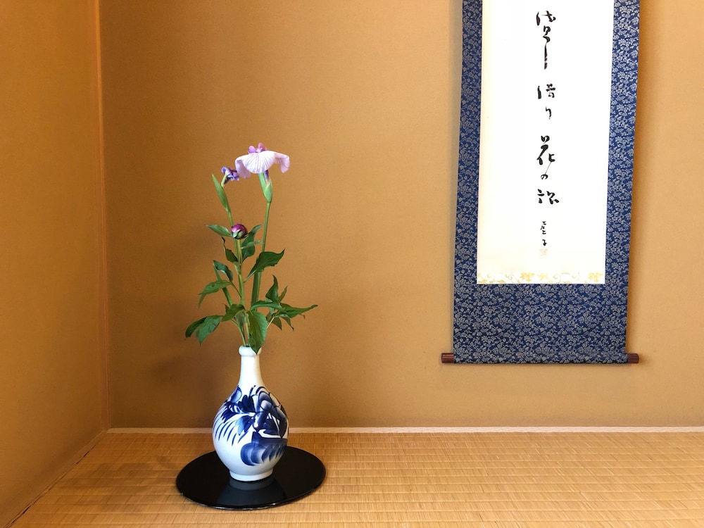 半露天風呂付和洋室スイート 桃 客室の設備とサービス0 | 大和屋別荘
